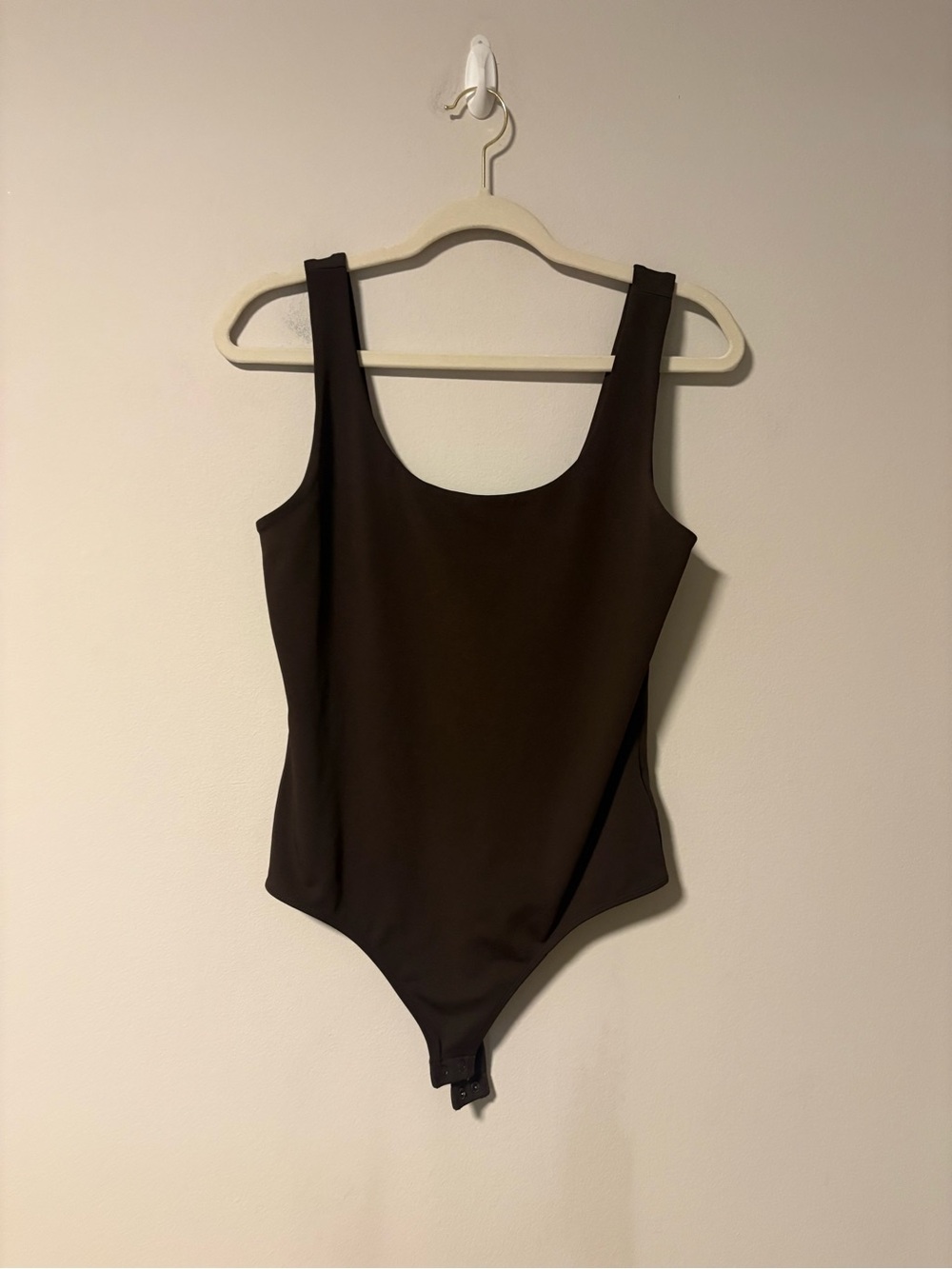 Express Body Contour Brown Scoopneck Bodysuit Medium